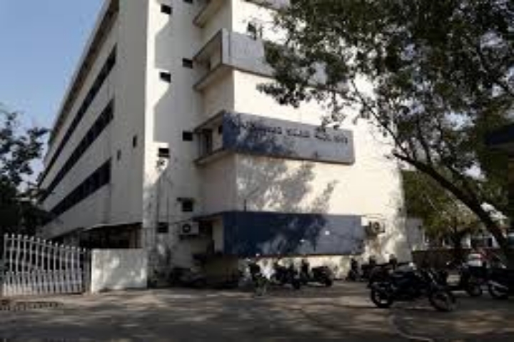 https://cache.careers360.mobi/media/colleges/social-media/media-gallery/16509/2018/10/8/Campus view of Shri HK Arts College Ahmedabad_Campus-view.jpeg